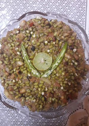 A picture of Sprouts Peanut  gado gado salaad.