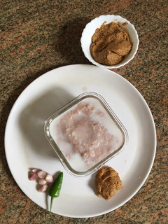 பாலக்காடுசிகப்பு அரிசிரவை தேங்காய்பால்கஞ்சி+கொள்ளுதுவையல்(Horse gram) செய்முறை முக்கிய புகைப்படம்