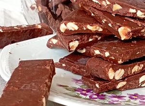Foto di Barrette proteiche cioccolato e frutta secca