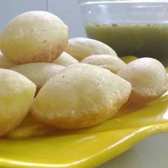 A picture of Sooji ke Batashe.