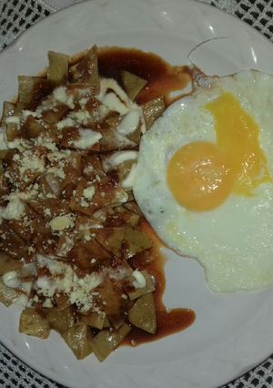 Una foto de Chilaquiles rápidos