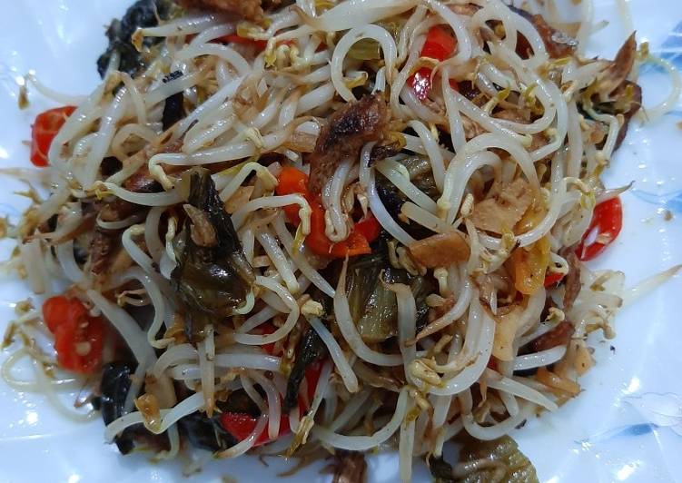 Cara mengolah Taoge ikan tongkol sayur asin yang Enak Banget