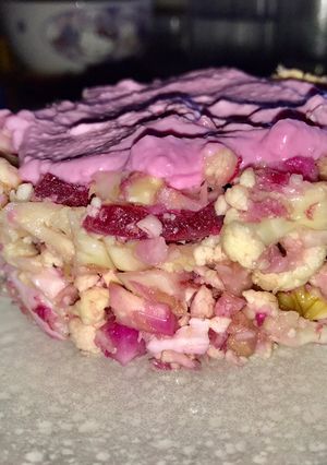 Una foto de Ensalada de coliflor y mayonesa de remolacha