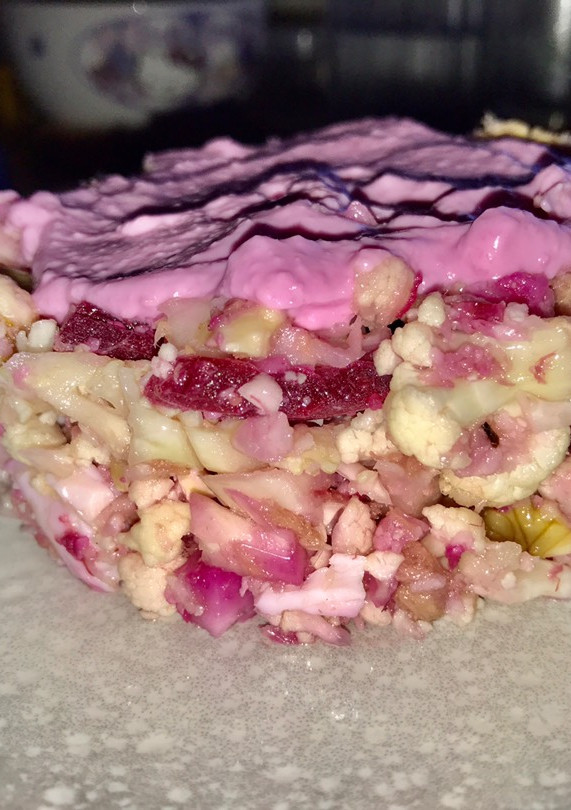 Una foto de Ensalada de coliflor y mayonesa de remolacha