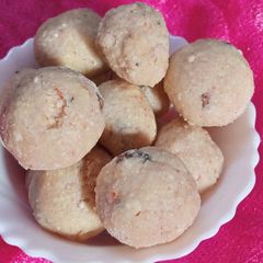 A picture of Makhana Ladoo.