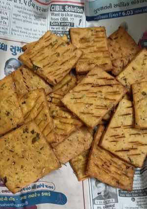 મેથી પૂરી(Methi Poori Recipe in Gujarati) રેસીપી મુખ્ય ફોટો