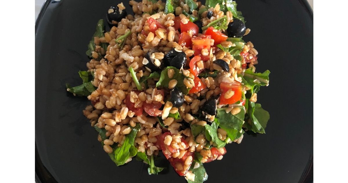 Ricetta Insalata Di Farro Con Olive, Pomodorini, Rucola E Grana Padano ...