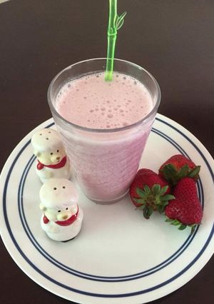 A picture of Strawberry Banana Smoothie.
