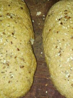 Una foto de Pan de harina integral, salvado de avena y semillas