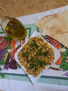 صورة لوصفة الشكشوكة السعودية🇸🇦 بحلتها الصحية😋🍅🧅🥚🥘