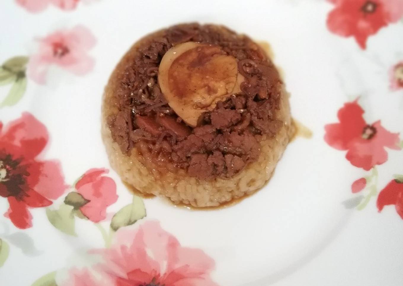 Nasi tim telur + teri + babi