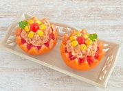 Une photo de pamplemousse crevettes