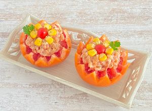 Une photo de Pamplemousse aux crevettes, sauce cocktail