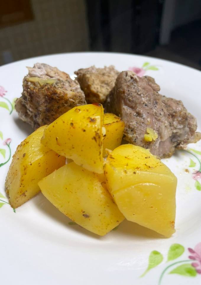 Печеня з картоплею, запечене мʼясо, Жаркое/ Roast with potatoes