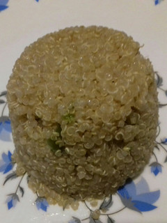 Una foto de Quinoa con verduritas y especias
