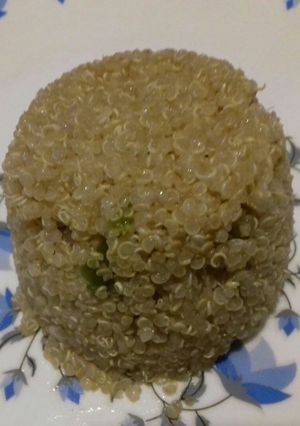 Una foto de Quinoa con verduritas y especias
