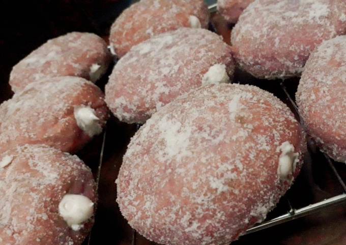 Bagaimana Menyiapkan Purple Sweet Potato Donuts with Milk Cream 🍠 yang Enak