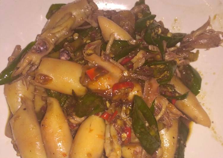 Cara Menyiapkan Tumis cumi asin manis Lezat