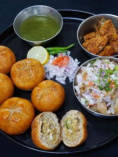 फ्राइड लिट्टी चोखा (fried litti chokha recipe in Hindi) रेसिपी मुख्य फोटो