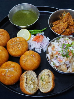 फ्राइड लिट्टी चोखा (fried litti chokha recipe in Hindi) रेसिपी मुख्य फोटो