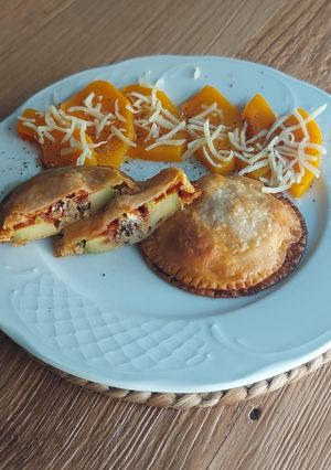 Una foto de Empanadillas de sardinas 🐟 y aguacate 🥑
