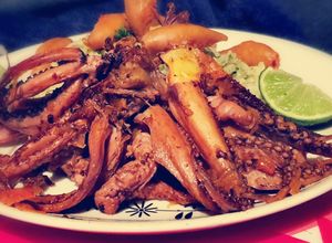 Una foto de Pulpo 🐙🐙con calamar deli!! 😋🦑🦑🐙🐙👏🎊💞