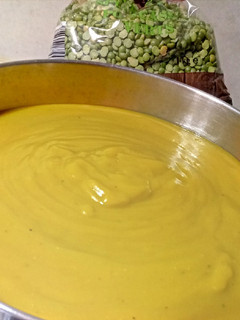 Una foto de Crema de guisantes secos partidos