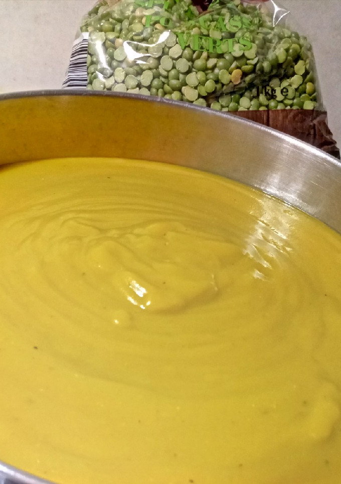 Una foto de Crema de guisantes secos partidos