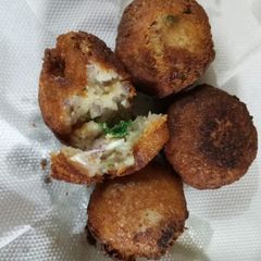 A picture of Bread roll.