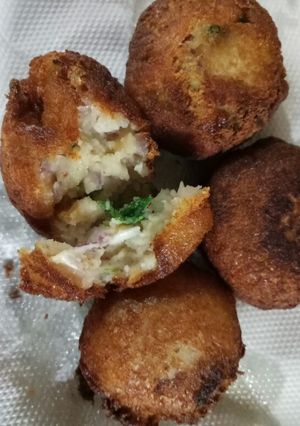 A picture of Bread roll.
