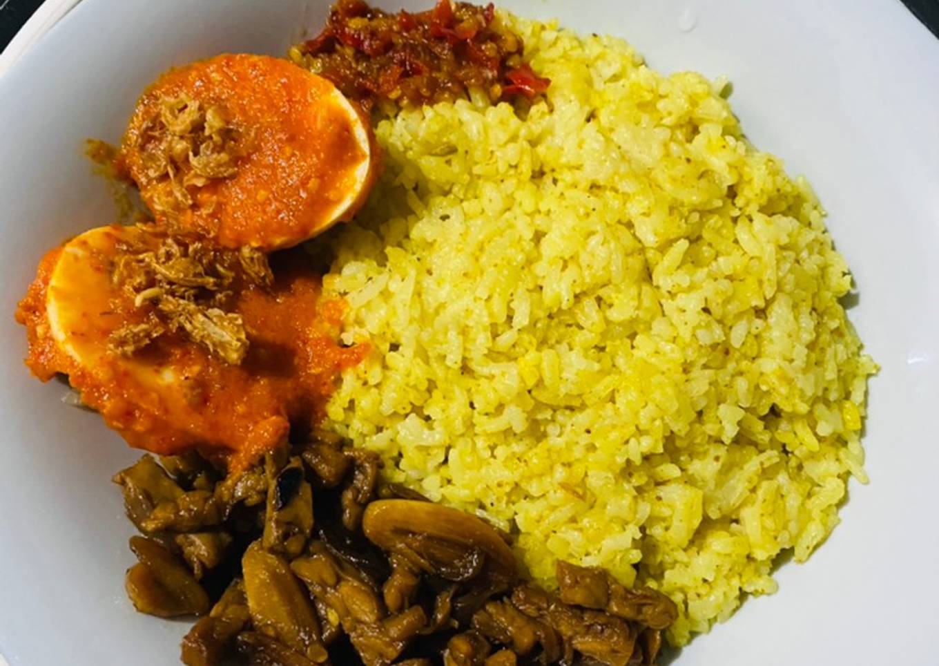 Nasi Kuning Bumbu Instan Rice Cooker
