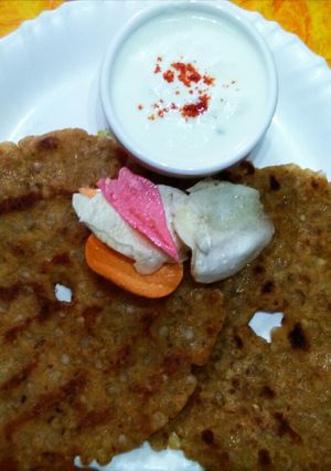 उपासाचे साबुदाणा थालिपीठ (upvasache sabudana thalipeeth recipe in marathi) रेसिपी चे मुख्य फोटो