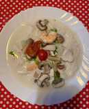 Sopa Thai con tallarines de arroz