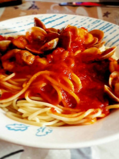 Una foto de Espaguetis con gambas