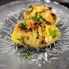 A picture of Herbed Potatoes.