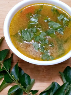 மட்டன் எலும்பு சூப் (Mutton elumbu soup recipe in tamil) செய்முறை முக்கிய புகைப்படம்
