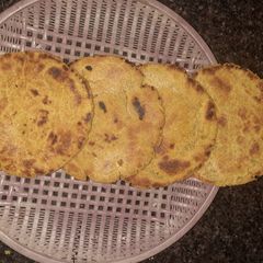 A picture of Masala Bhakhri.
