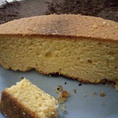 A picture of Lemon chiffon cake.