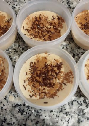 Una foto de Tarta de queso con cuajada Royal sabor café Capuchino normal o individual