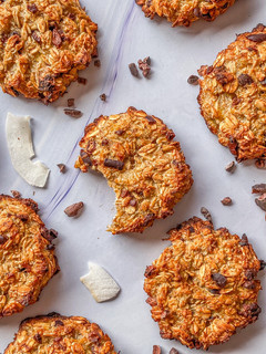 Una foto de Galletas de avena con nibs de cacao y coco 🍪