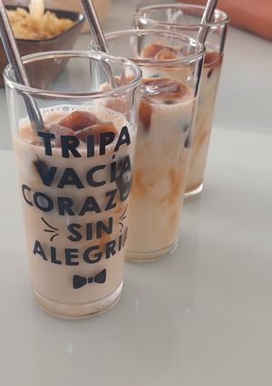 Una foto de Iced Latte o Café con leche helado
