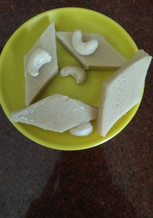 A picture of Kaju Katli.