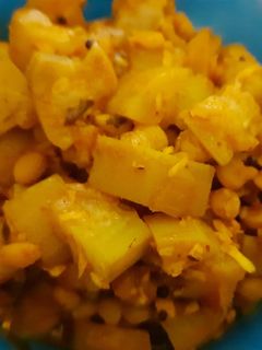 दुधी चणाडाळ भाजी रेसिपी (dudhi chanadaad bhaji recipe in marathi) रेसिपी चे मुख्य फोटो