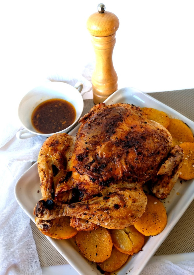 Una foto de Pollo asado en freidora de aire {con condimento "Montreal Steak"}