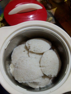 சோள இட்லி(Sola idli recipe in tamil) செய்முறை முக்கிய புகைப்படம்