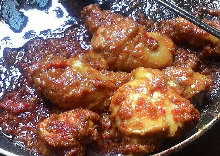 Resep Ayam masak habang  khas banjarmasin oleh aunia 