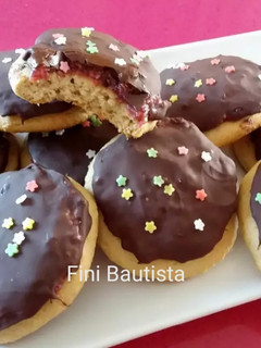 Una foto de Galletas de avena rellenas de frambuesa