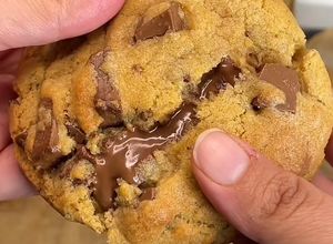 Una foto de Cookies con Nutella adentro😋