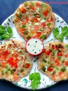 मिनी रवा उत्तपम (mini rava uttapam recipe in Hindi) रेसिपी मुख्य फोटो