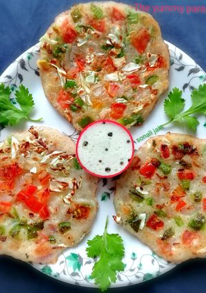 मिनी रवा उत्तपम (mini rava uttapam recipe in Hindi) रेसिपी मुख्य फोटो